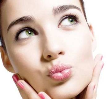 老了皱纹一年比一年多了,老了真的老了脸上布满皱纹