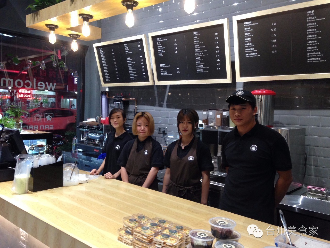 网红徐小包现身椒江，限量版抱枕只送三天