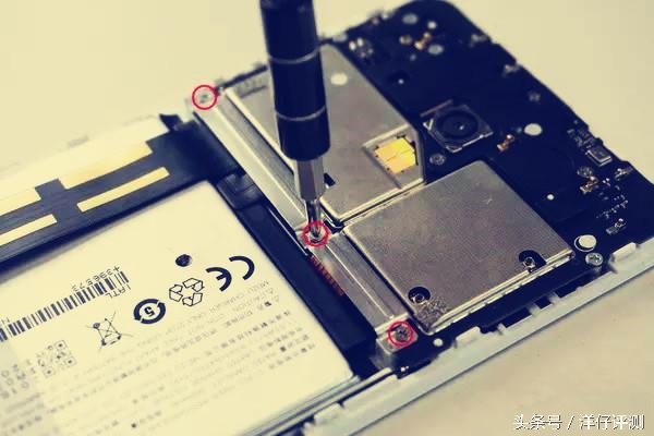 魅蓝e手机测评,魅蓝拆解视频大全