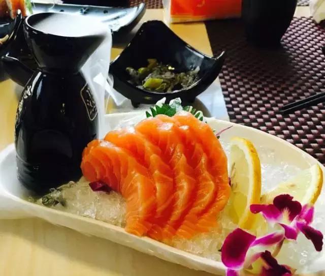 佛山好吃不贵美食街,济南佛山街美食