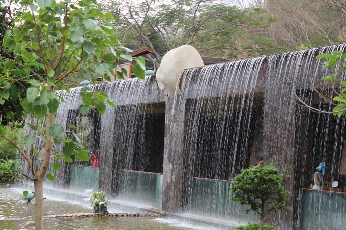 和闺蜜一起去三亚旅游的视频,和闺蜜去三亚旅游