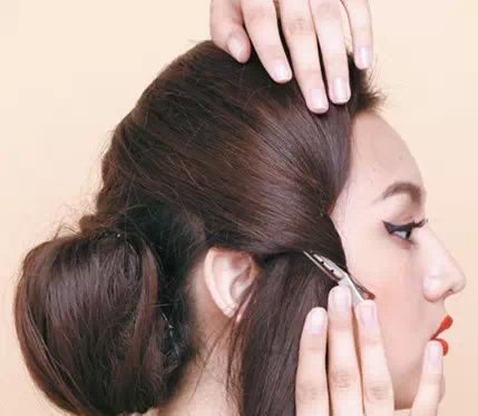 很适合复古风格的妆容,复古简单妆容化妆教程