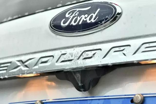 先定一个小目标，比方说先来辆福特探险者