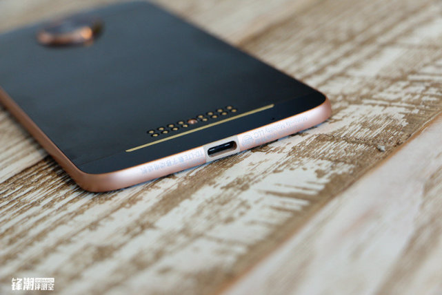 颠覆传统模块化大作:MotoZ上手评测