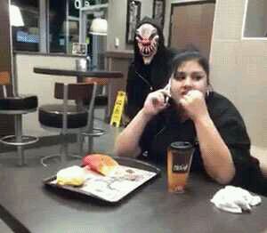 今日精选二：二哈你到底对你女主人做了什么，再不下来可要动手了