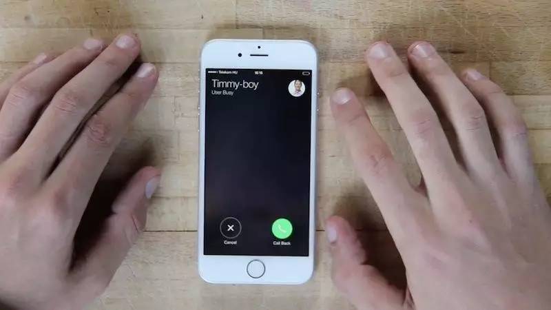 iphone摄像头外圈磕碰,iphone6摄像头旁边小孔