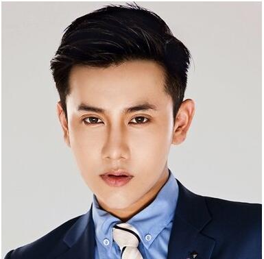 两边剃短的男生发型叫什么发型,两侧剃短中间留长男士发型