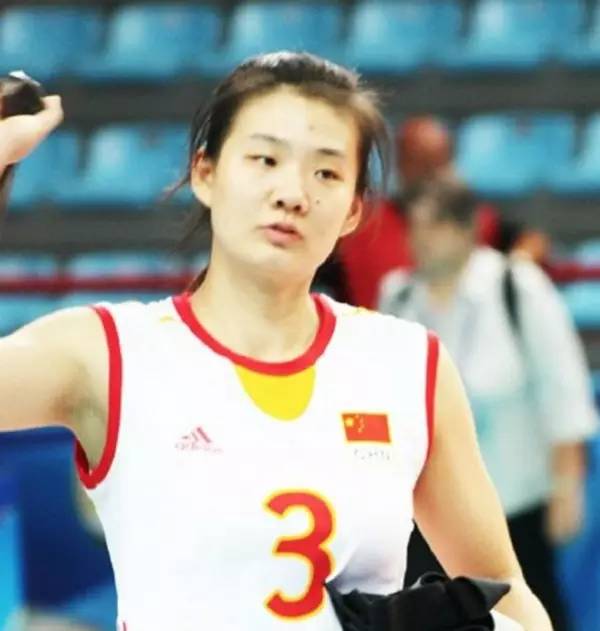 中国女排郎平年薪多少,女排郎平的年薪是多少