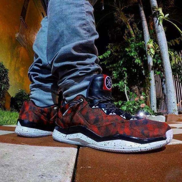 安踏和李宁谁销量高,李宁为什么比安踏便宜