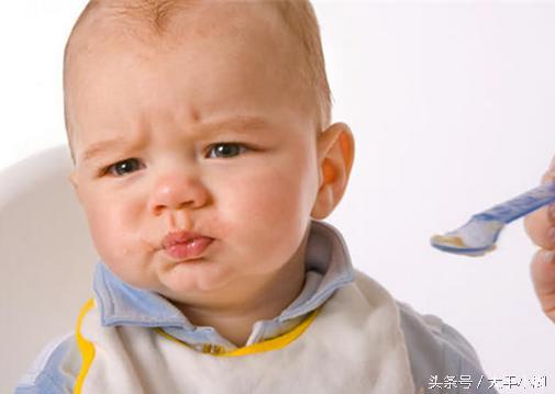 辅食搭配Q2：宝宝不爱吃辅食粥怎么办？可以加调味料吗？