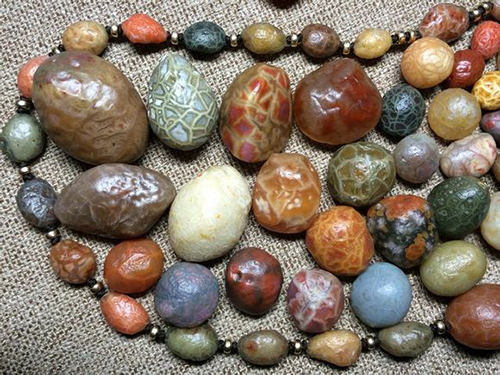 网上的8mm的红玛瑙多少钱一颗,5mm红玛瑙多少钱一粒