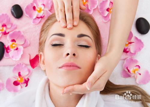 雀斑黑斑洗面奶,雀斑成片了怎么回事