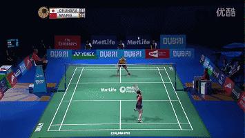 发球动作矫正,发球的分解动作