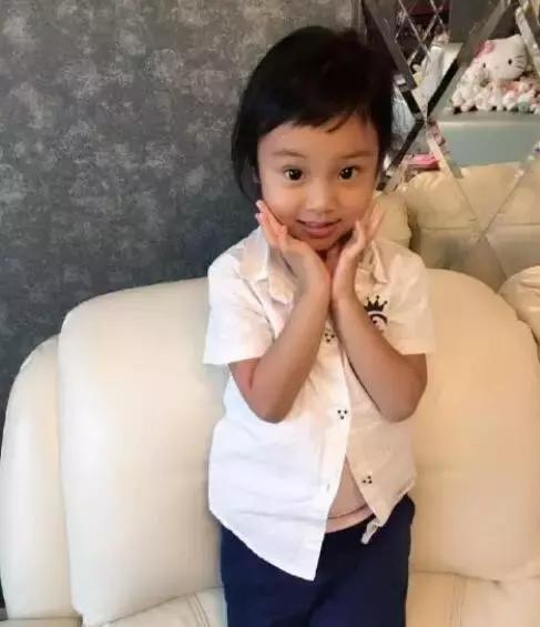 董璇和女儿的最新照片,董璇和女儿全照