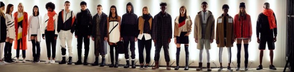 火速推出运动时尚系列UAS，UA开始在产品理念上做出改变