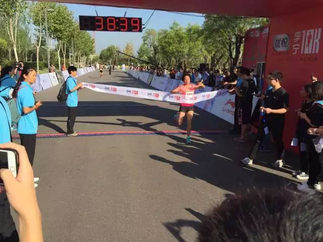 马拉松赛李宁视频,2015李宁10公里路跑联赛