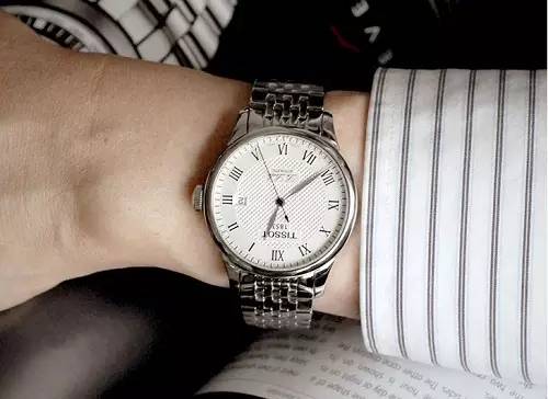 职场男买机械表还是智能表,去年买了块表怎么样