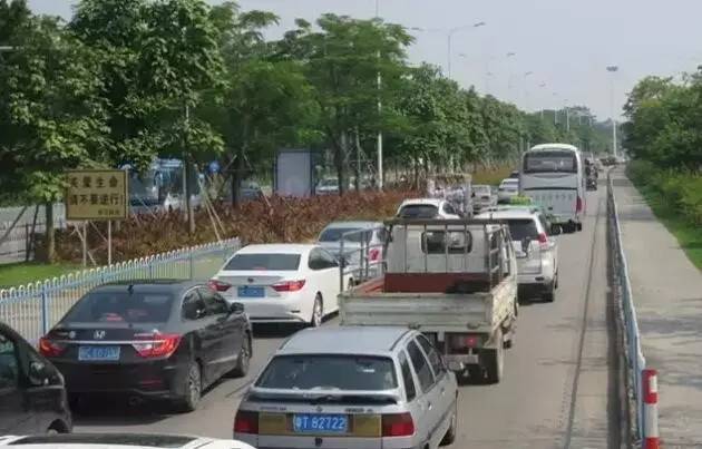 紧急提醒今天,温馨提示道路严重堵车