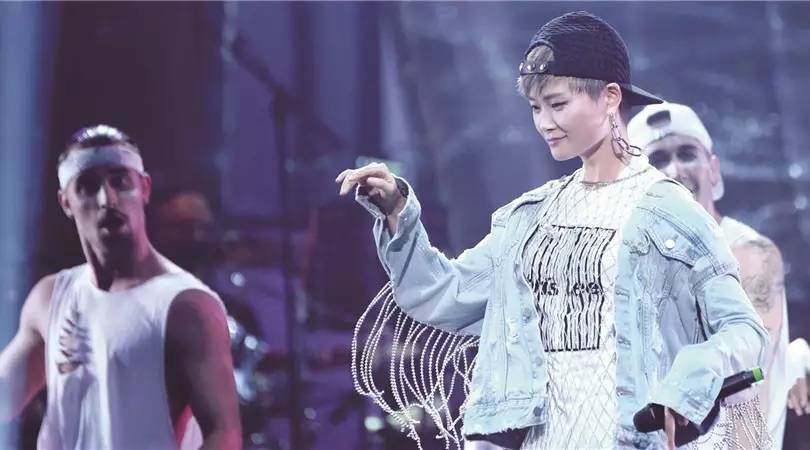 青春总要散场愿我们尽兴而归,青春总要谢幕