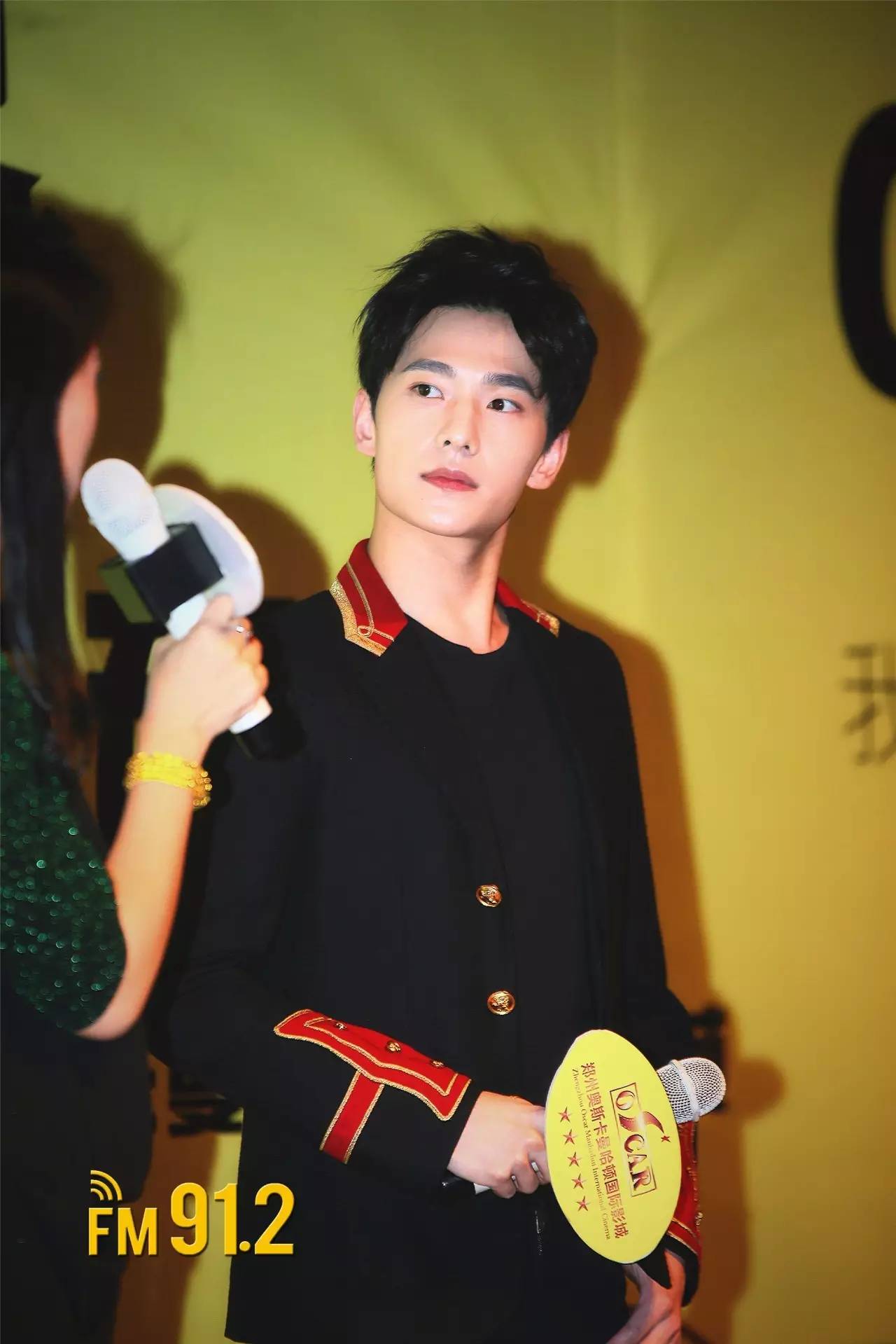 他来头不小!来郑宣传两名总监先后陪同~,高清图