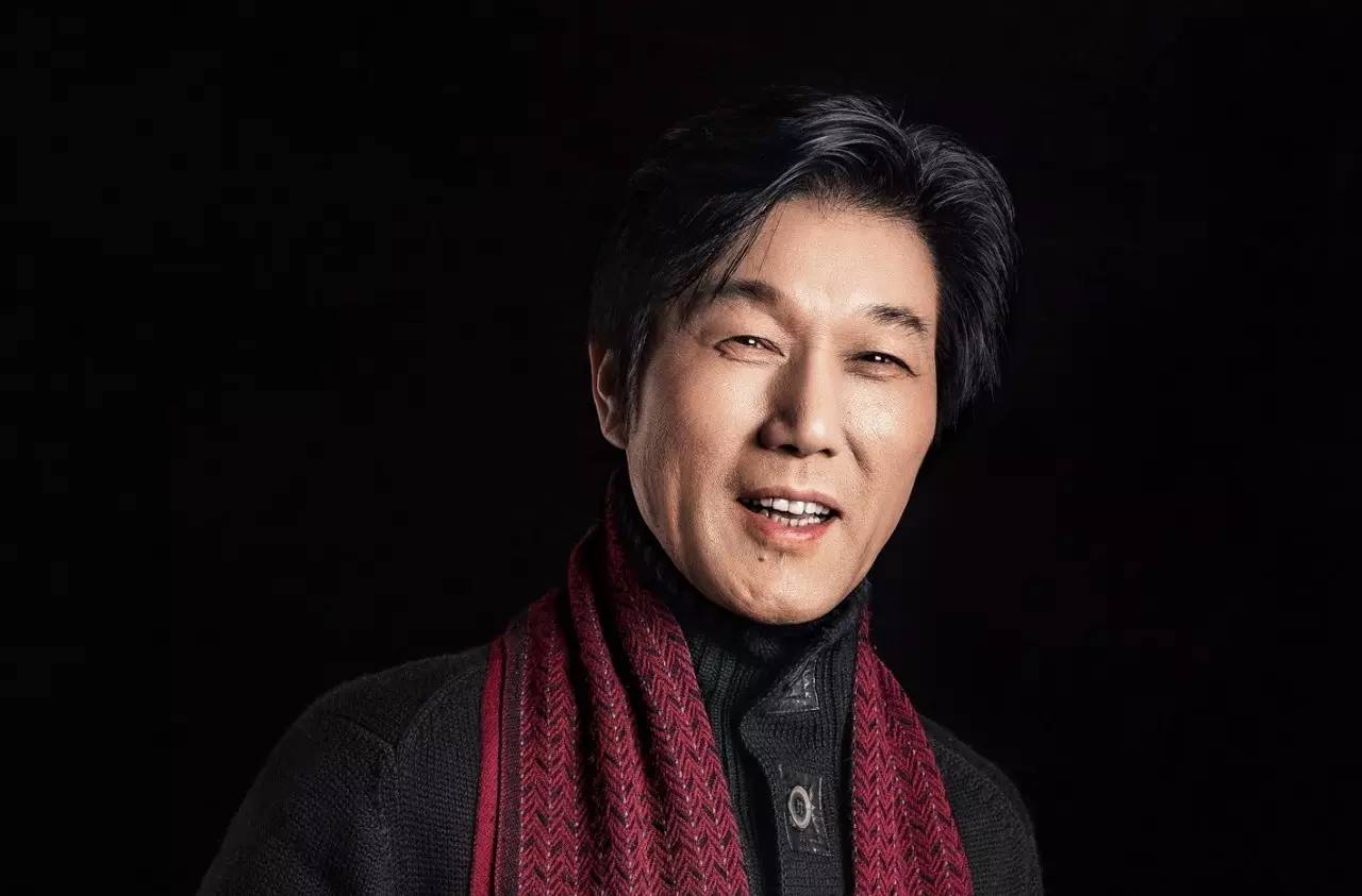 来，瞧瞧清秀俊逸的金蜜蜂奖长啥样