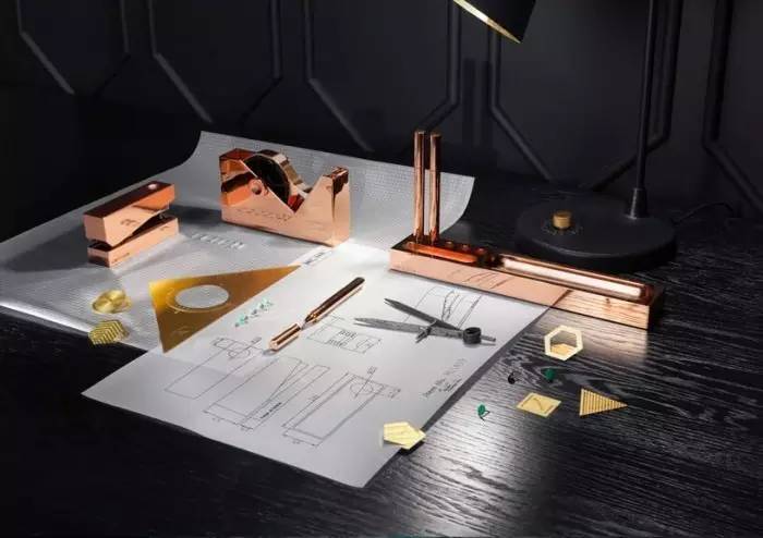 承认吧，开学只是你换新文具的借口而已