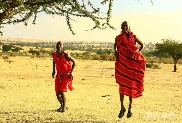 爱玩漂浮的马赛人