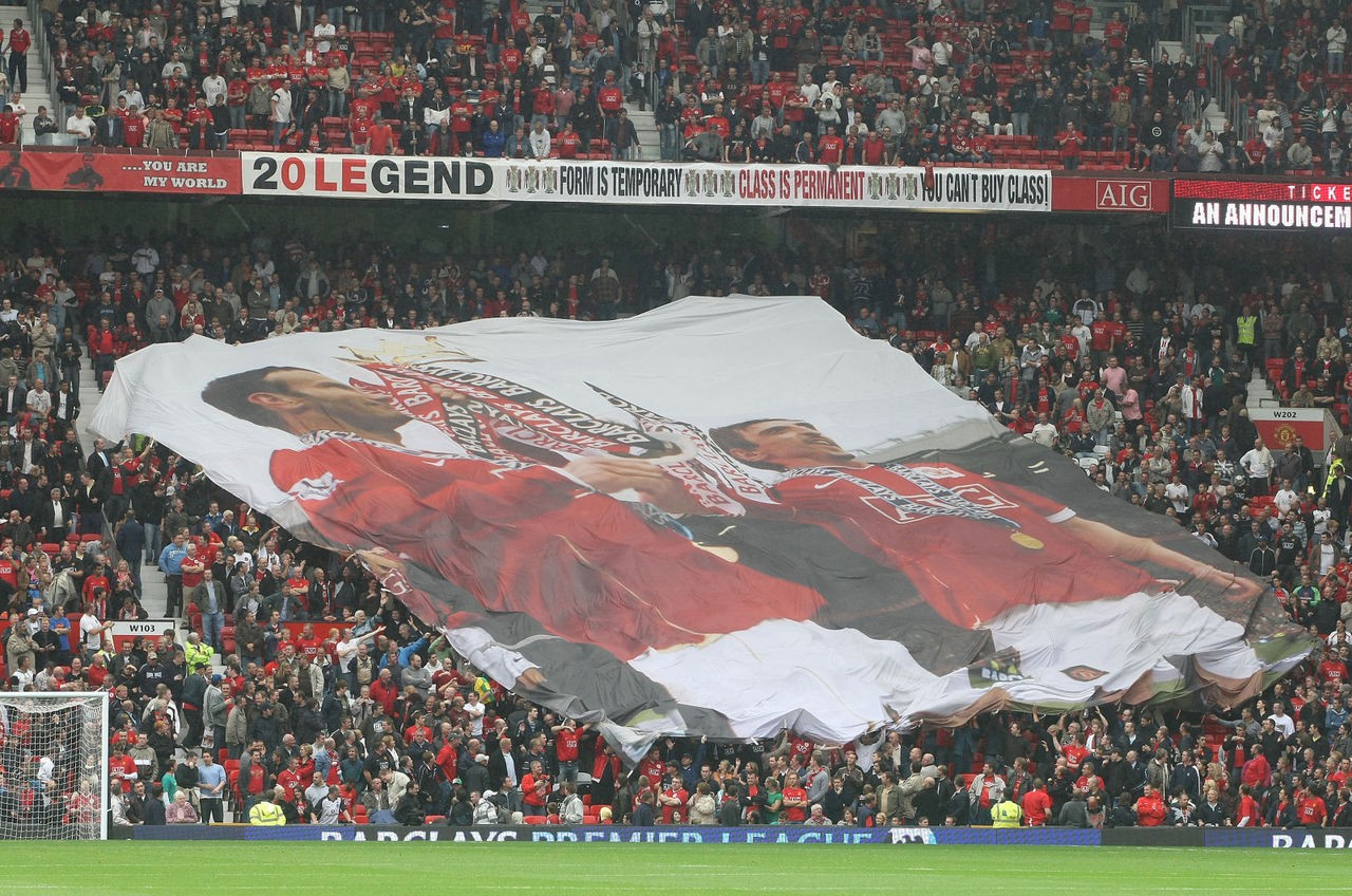 欧洲球迷看台震撼原声,死忠球迷看台有什么不一样