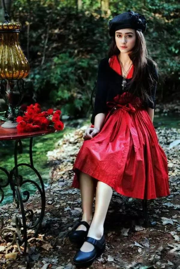 买不起爱马仕的人,买不起爱马仕包包就买口红