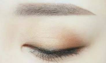 化妆第1步要做什么,化妆的步骤及化妆用品