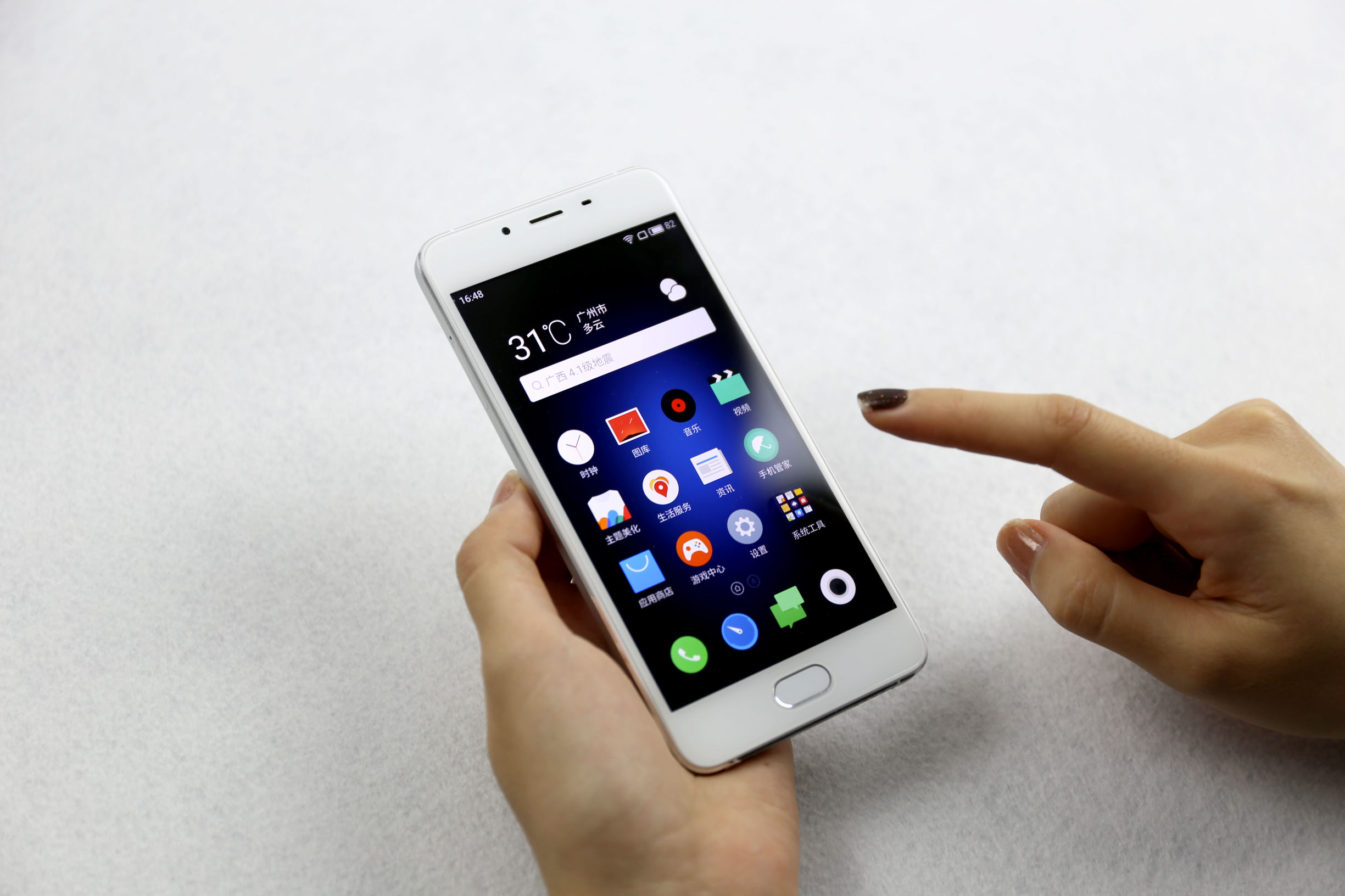 魅蓝U10高清图赏:5英寸双面玻璃,899元你怎么看?