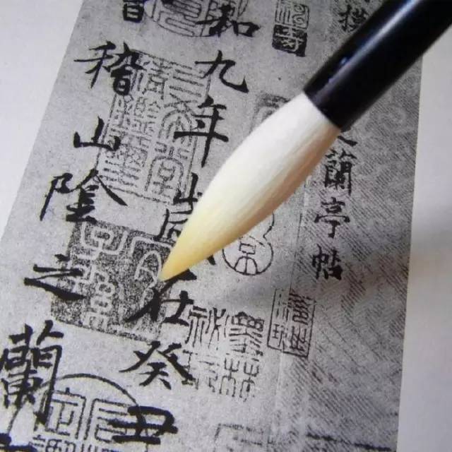 毛笔用完需要彻底清洗干净嘛,怎样清洗毛笔才是正确的