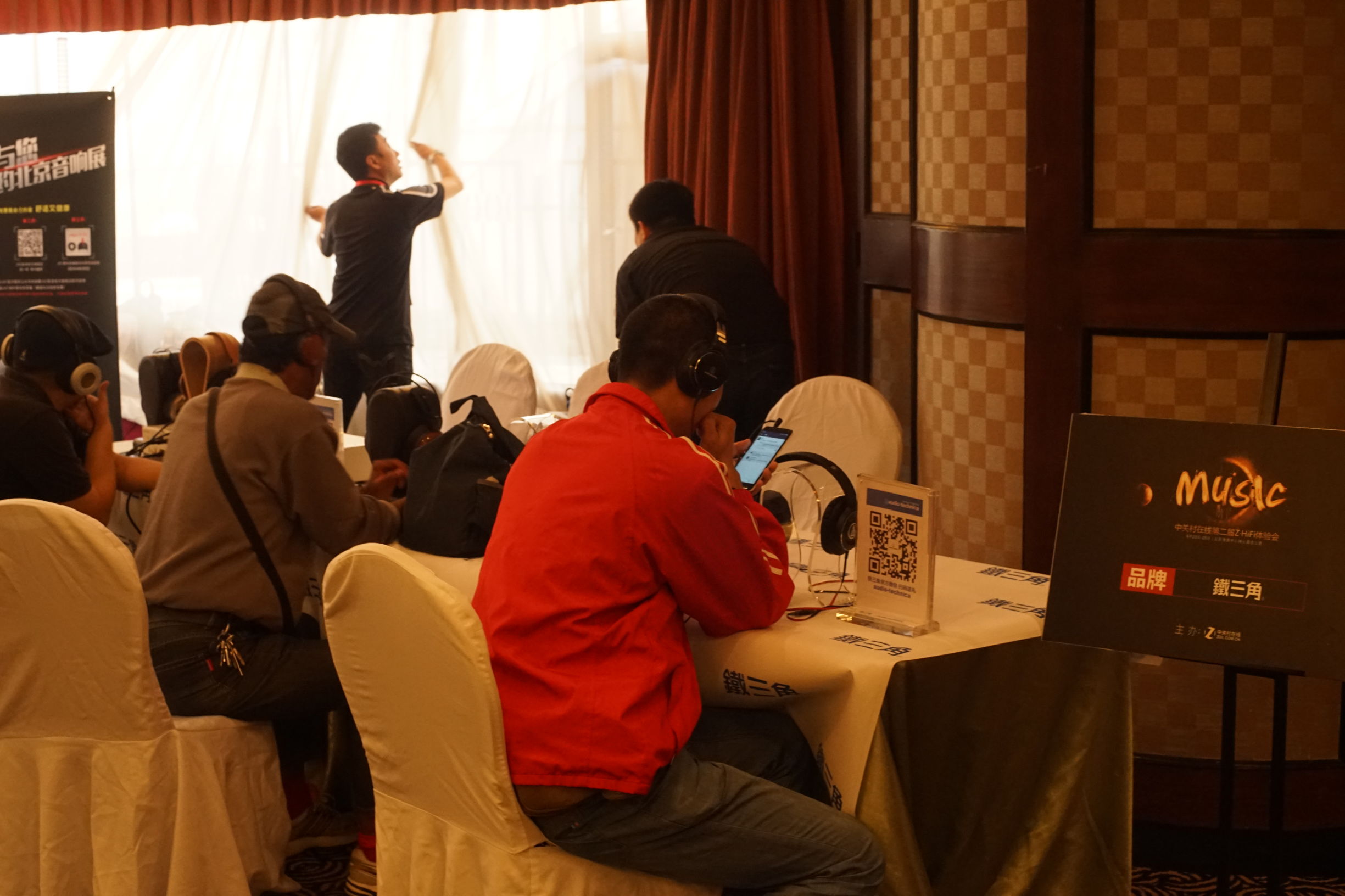 某IT垂直网站四度转手失败，只能开展会卖HIFI耳机器材了？