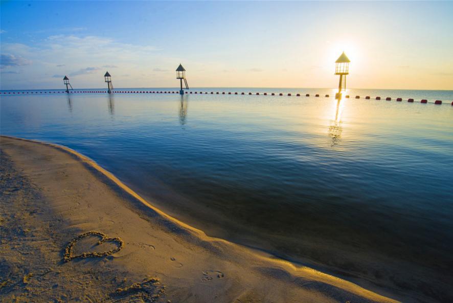 启东海上威尼斯黄金海滩,启东海上威尼斯碧海银沙无边泳池