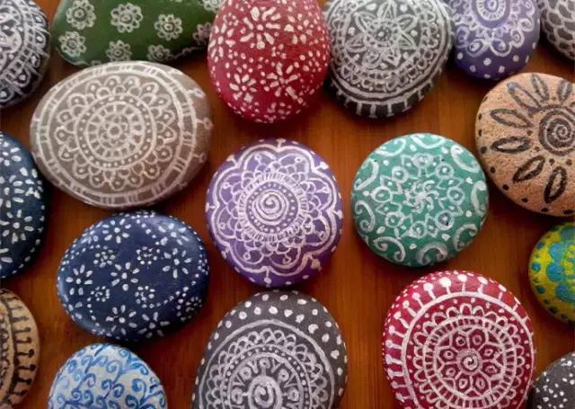 成都附近的旅游景点推荐四姑娘山,距成都五个多小时的地方