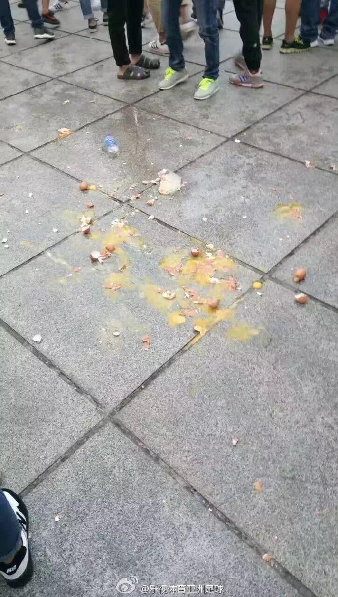 苏宁申花球迷高喊,苏宁对申花球迷