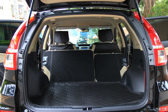 本田crv2016经典款详细配置图表,16年本田crv2.0两驱还值得买吗