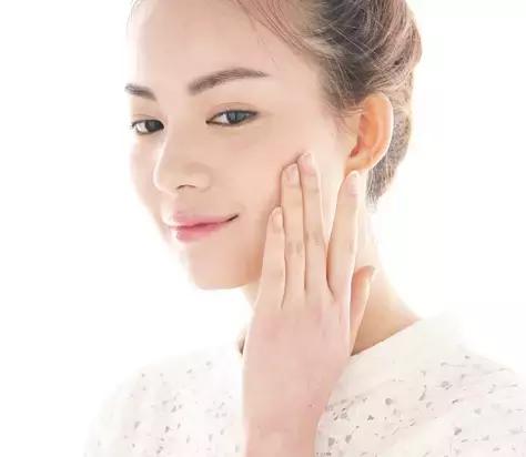 不卸妆会完蛋吗,一晚上不卸妆前后对比