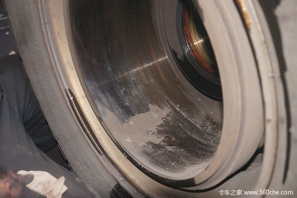 技不压身多学点技术,清洗刹车鼓小妙招