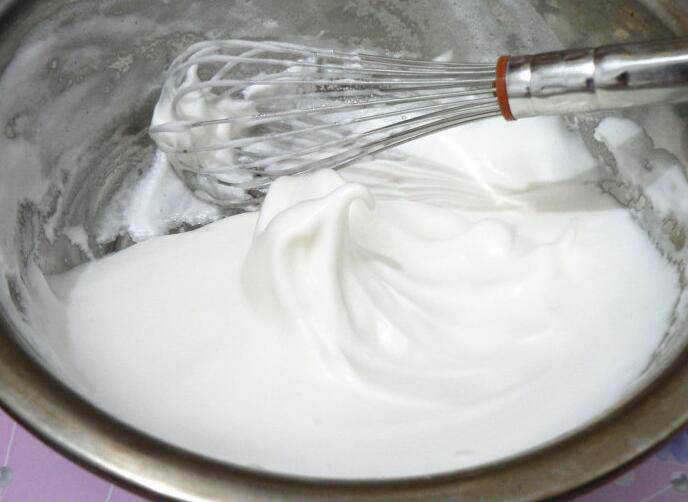 口感偏硬微酸的奶油是怎么做的,什么是淡奶油的制作方法