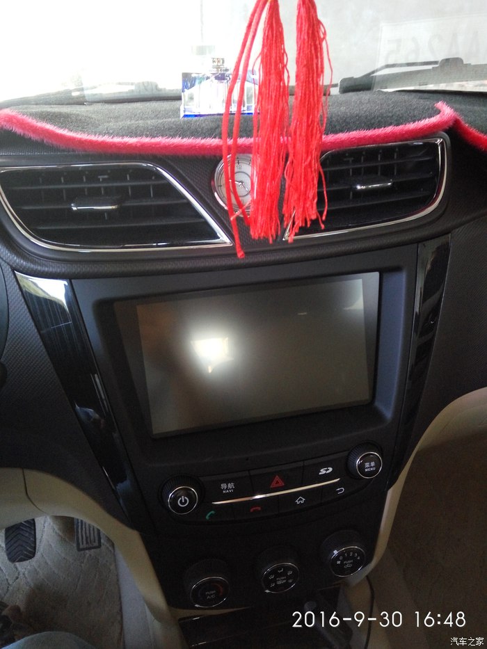 中国第一辆五菱宏光,五菱宏光s1最高配豪华版试驾视频