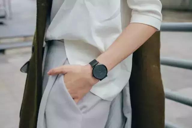 还在省吃俭用买DW手表？看完这篇不换的找我谈谈心!