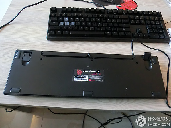 国产轴请继续努力！曜越TteSPORTS波塞冬ZRGB背光机械键盘评测