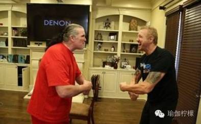 这些震撼人心的瑜伽奇迹,都是他创造的!