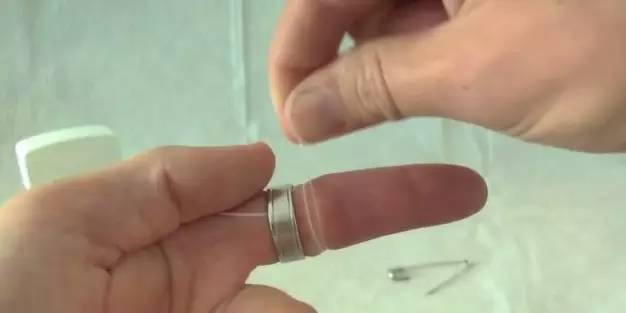 紧急救援戒指卡手,紧急呼救戒指卡手