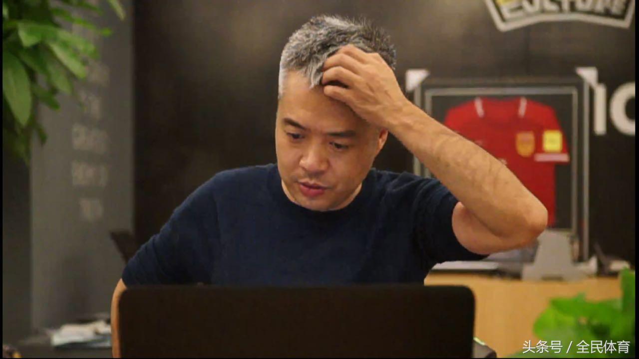 段暄：国足与乌兹别克斯坦实力本有差距；换人策略令人费解