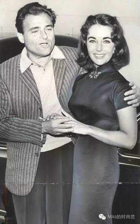 旗袍穿搭优雅气质方法,旗袍搭配起来也十分讲究