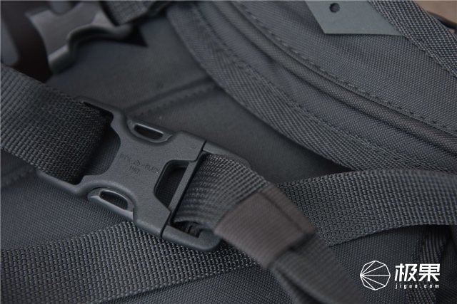 最牛的户外战术背包,好看又实用的军品背包