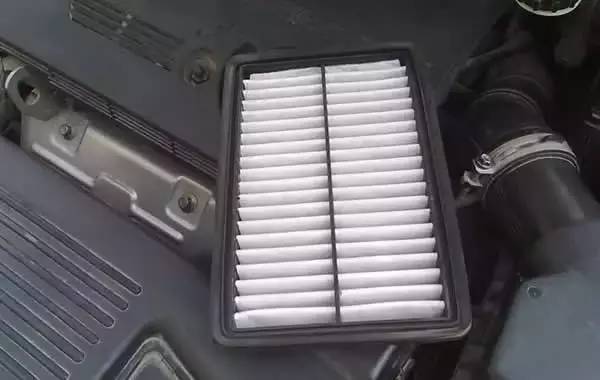 发动机口罩如何安装,发动机空气滤芯与口罩