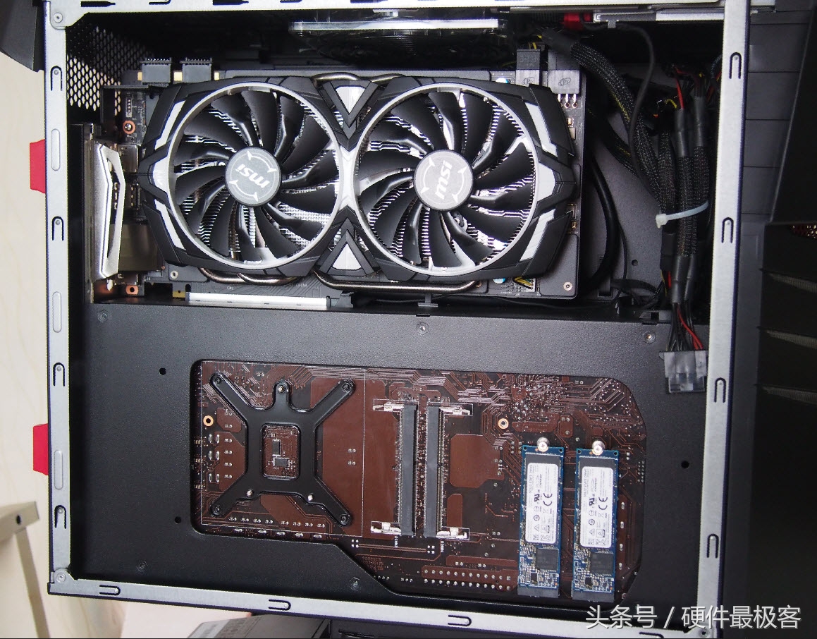 它确实是个大块头，玩游戏用它错不了！